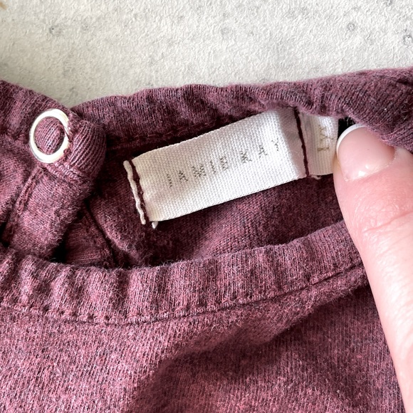 ✨ 2 for $20✨ 
Jamie Kay Shirt and Bodysuit 1 yr bundle - Picture 4 of 4